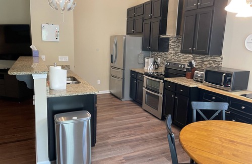 Charlotte House | Modern Comfort Relax Ready - No Smoking or Pets allowed