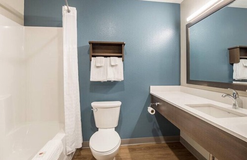 Bellflower Hotel | Modern Comforts in a Charming Locale! Full Kitchen, Pets Allowed, Free Parking!