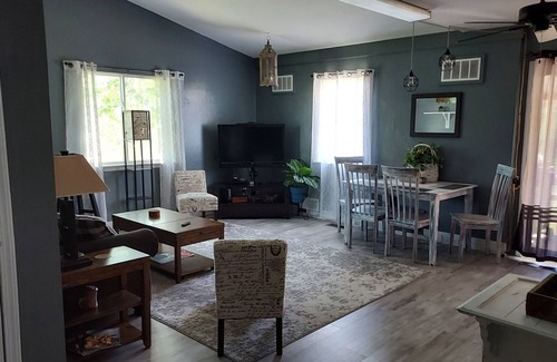 Challis House | Modern Comforts in the Majestic and Historic Heart of Idaho
