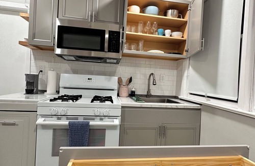 Bayonne Apartment | Modern Comfy 2 Bedroom Apartment