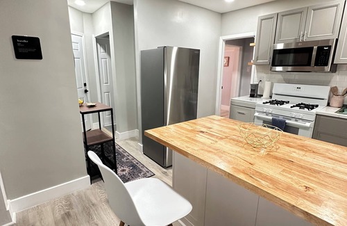 Bayonne Apartment | Modern Comfy 2 Bedroom Apartment