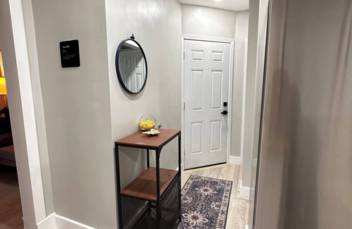 Bayonne Apartment | Modern Comfy 2 Bedroom Apartment