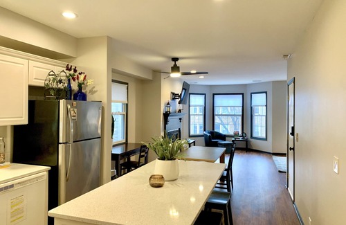 Lakeview Condo | MODERN COMPLETELY REMODELED Bright, Spacious Flat STEPS from Wrigley Field &Bars
