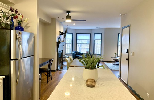 Lakeview Condo | MODERN COMPLETELY REMODELED Bright, Spacious Flat STEPS from Wrigley Field &Bars