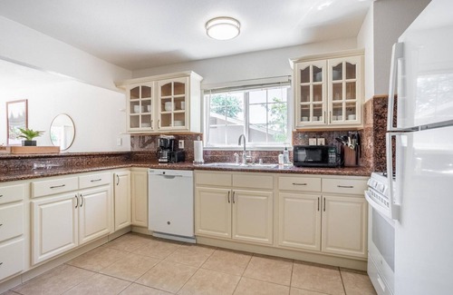 Concord House | Modern Concord 3BR w/Backyard + Patio, nr Mt Diablo, by Blueground