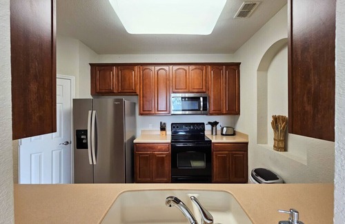 Florida Central Atlantic Coast Condo | Modern Condo 5min to Conv Center with balcony