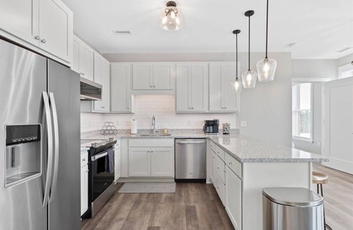 Fuquay-Varina Condo | Modern condo - DT Fuquay - Free Parking - walk to restaurants, coffee, breweries