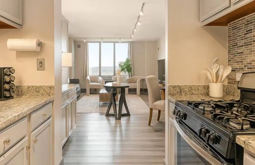 Downtown Hartford Apartment | Modern Condo|DWNTN Hartord| XL Center| GYM