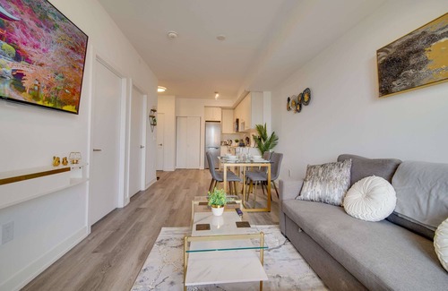 Mount Hope Huron Park Condo | Modern Condo in Central KW w/gym