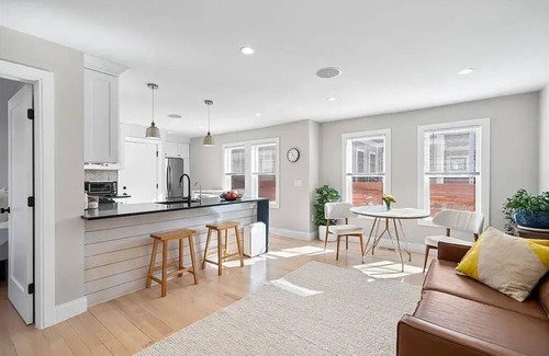 Dudley Square Condo | Modern Condo in Quiet Neighborhood Near Majority of Boston Hospitals
