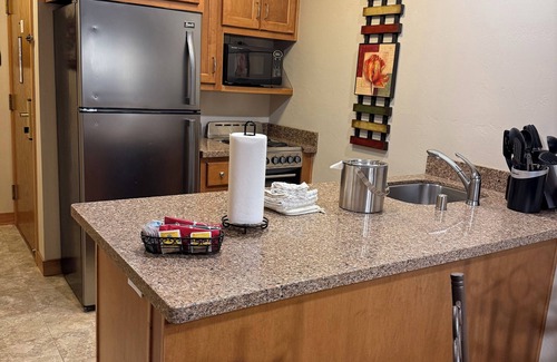 Egg Harbor Condo | Modern condo in scenic Egg Harbor! Heart of Door County!