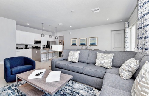 Reunion Hotel | Modern Condo near Disney with Resort & Waterpark Access - B33-142