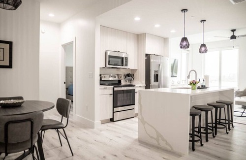 Gulfport House | Modern Condo w/private balcony and pool