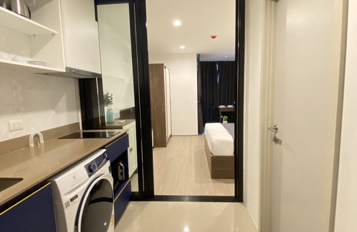 Phuket Condo | Modern Condo w/Swimming Pool and Gym, 1min walk to Central Phuket