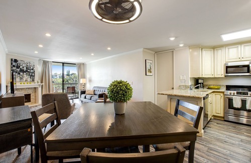 Townsite Condo | Modern condo with access to pool & hot tub in great location