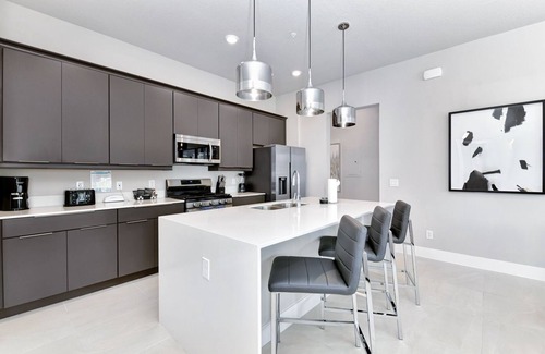 Reunion Hotel | Modern Condo with Large Outdoor Patio. Reunion Resort Water Park Access near Disney at Spectrum Resort Orlando by Rentyl – B44 #139
