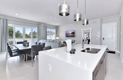 Reunion Hotel | Modern Condo with Large Outdoor Patio. Reunion Resort Water Park Access near Disney at Spectrum Resort Orlando by Rentyl – B44 #139