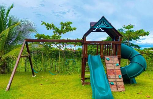 Barrio Ricos y Famosos Apartment | Modern & convenient condo in Jaco downtown