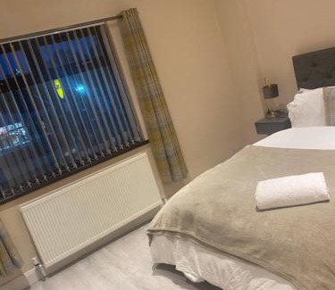 Belfast House | Modern & Convenient