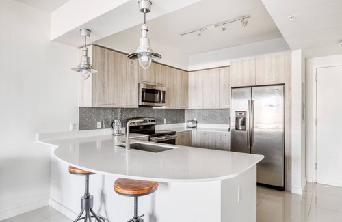 Coral Way Apartment | Modern Coral Gables 1BR w/W/D & Pool, nr Miracle Mile, by Blueground
