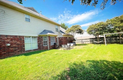 East Central Shelby House | Modern Cordova 4BR, quiet & safe