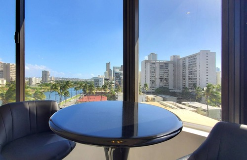 McCully - Moiliili Apartment | Modern corner studio in Waikiki. No resort fee