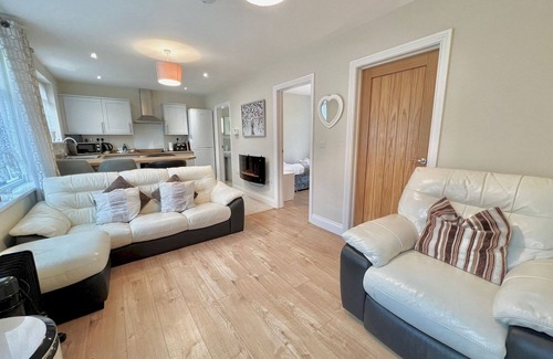Mumbles House | Modern Cosy home, Limeslade Bay | Pass the Keys