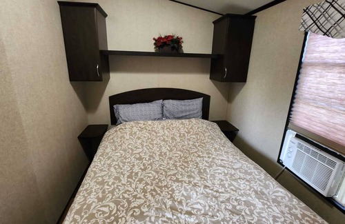 Queenston Cabin | Modern Cottage @Niagara-On-The-Lake
