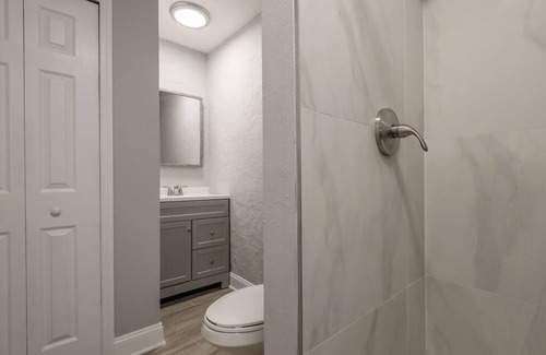 Clearwater House | Modern Cottage Central to Many Beaches!
