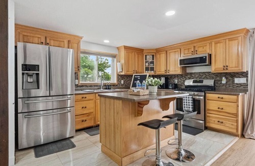 Fort Erie Apartment | Modern Cottage Getaway with Pool