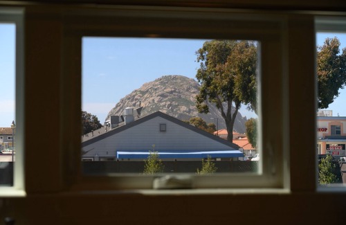 Morro Bay House | Modern Cottage In The Heart Of Downtown Morro Bay