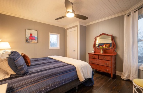 Macatawa Cottage | Modern Cottage with beautiful views of Lake Michigan!