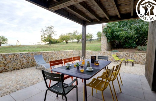 Montbrison Cottage | Modern cottage with garden and pond, near Montbrison