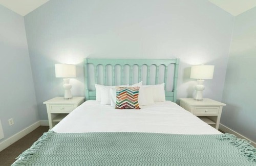 Lackey Resort | Modern Cottages w/Deck + Easy Access to Local Parks & History