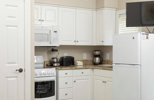 Lackey Resort | Modern Cottages w/Deck + Easy Access to Local Parks & History