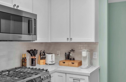 Sebastopol House | Modern Country Home | Near Downtown & Bike Trail