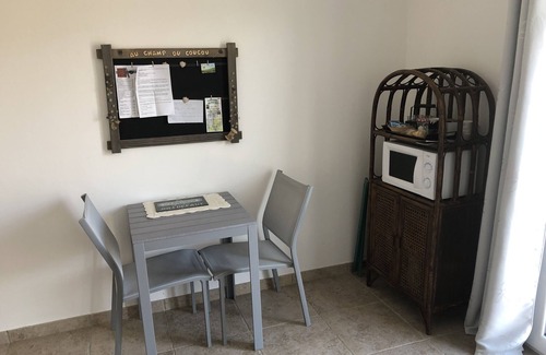 Entrepierres House | Modern country house with swimming pool