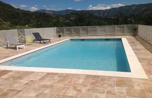 Entrepierres House | Modern country house with swimming pool