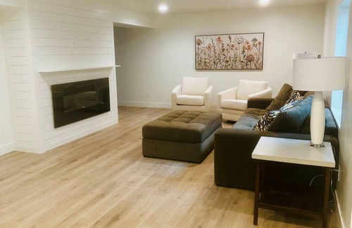 Daybreak Apartment | Modern Cozy 2-bedroom Apartment in awesome South Jordan with WiFi and Office!