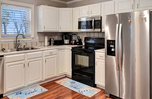 Kreole House | Modern & Cozy 3BR/2BA Netflix Big Parking
