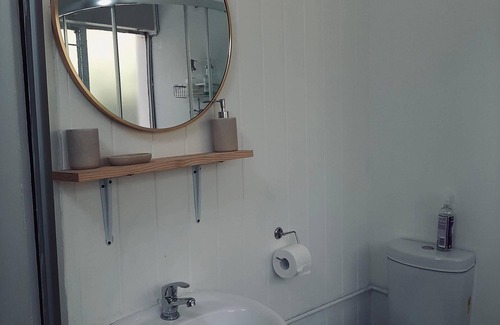 Bloemfontein House | Modern Cozy Bachelors Pad in the Heart of Bloemfontein. Pet friendly