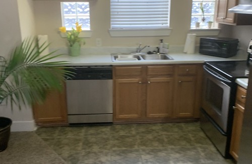 Atlanta University Center Apartment | Modern Cozy Escape In Downtown Atlanta