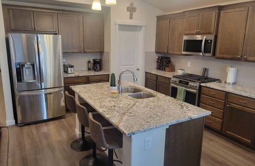 Nampa House | Modern Cozy Farm House with AC, WiFi in delightful Nampa