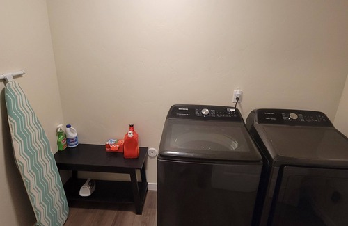 Nampa House | Modern Cozy Farm House with AC, WiFi in delightful Nampa
