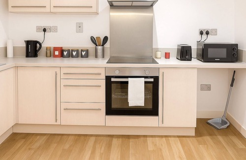 Edgbaston Apartment | Modern Cozy Flat - Business guests, Contractors