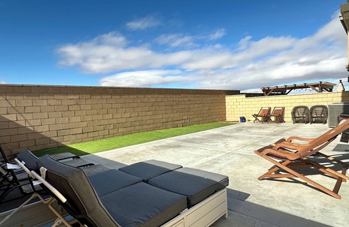 Victorville House | Modern cozy home for families and pets