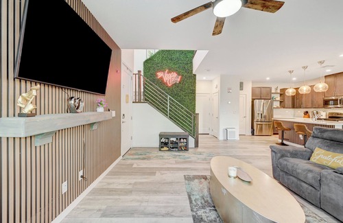 Rhodes Ranch House | Modern/Cozy Home, in great location with beautiful Backyard!