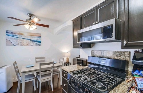 Imperial Beach Condo | Modern & Cozy ~Mins to the Beach ~ Queen Beds~ Pkg
