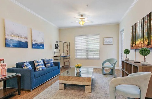 Southside Apartment | Modern & Cozy Near Shops, Beaches, Baptist South