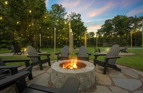 Canadensis Cabin | Modern Cozy Pocono Cabin | Pickleball | Firepits